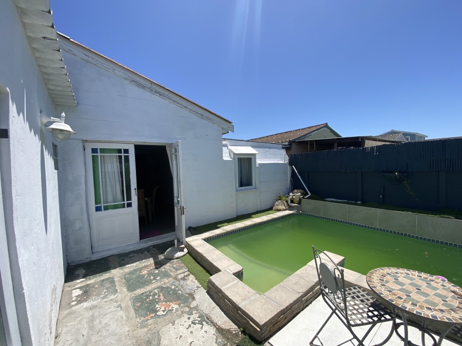 3 Bedroom Property for Sale in Pelican Park Western Cape
